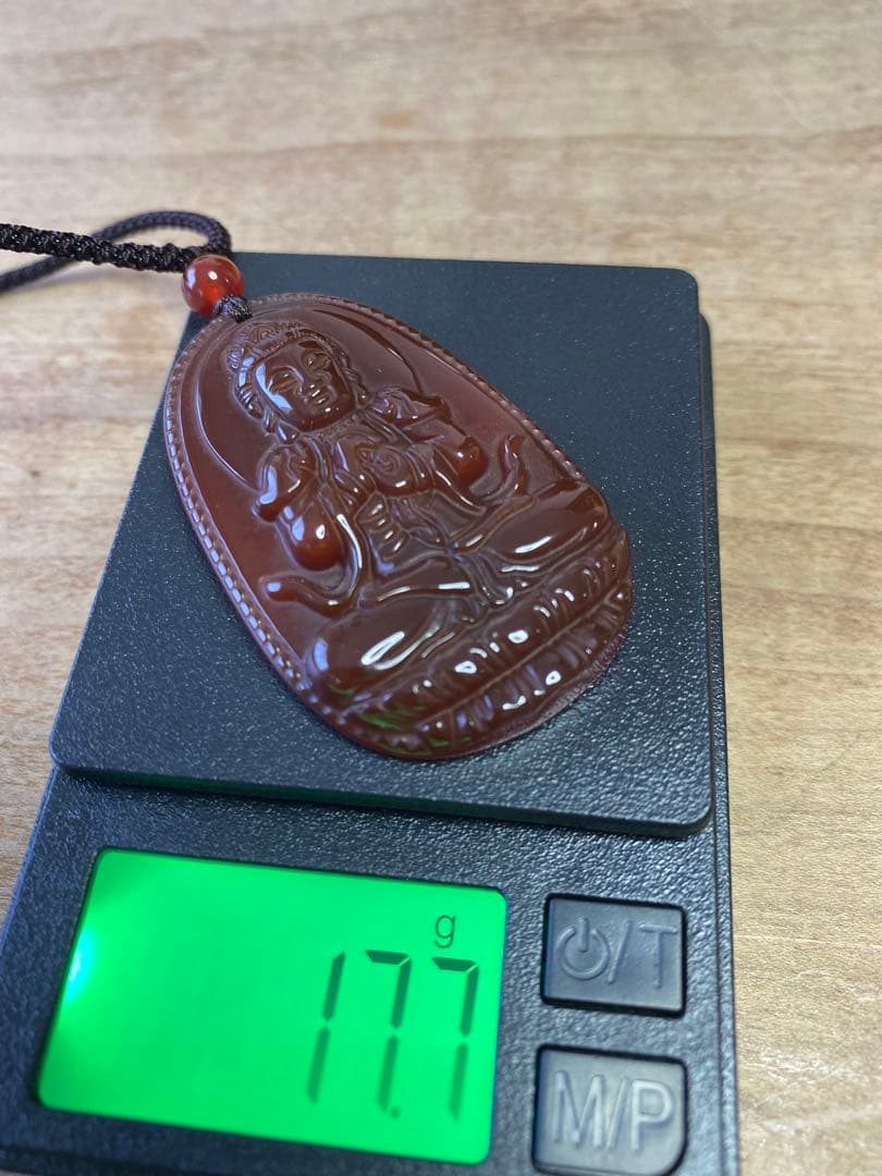 レッドアゲート紅瑪瑙観音彫刻ペンダント　天然石　高品質美しい赤色が印象的 お守り