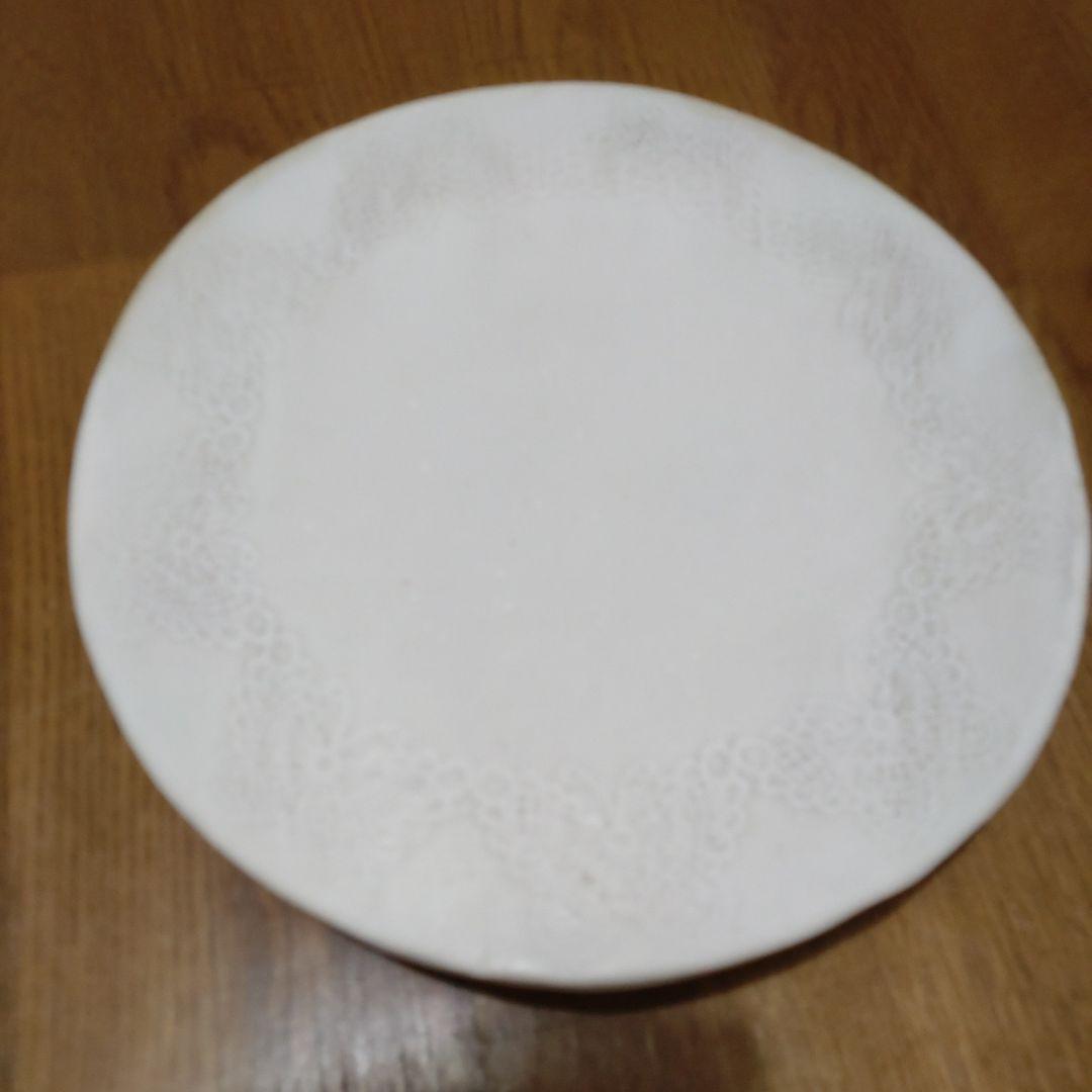 ホワイト陶器製ケーキスタンド　信楽焼　コンポティエ　レース模様　ケーキスタンド