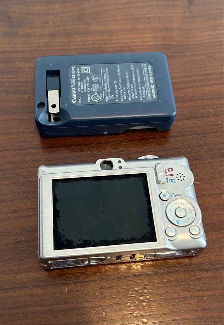 動作確認済み　Canon デジカメ（バッテリーチャージャー付き）