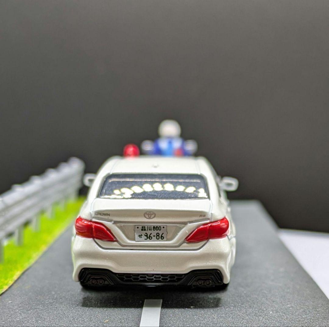 クラウン覆面パトカー＆白バイのジオラマ