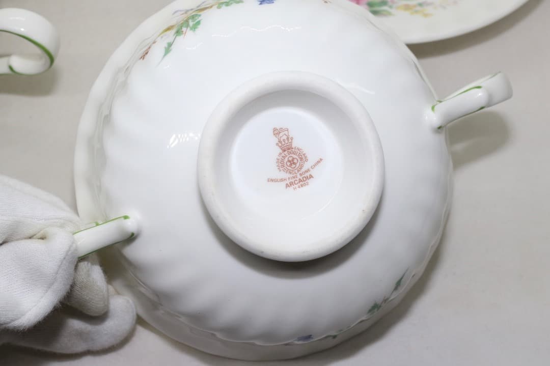 ロイヤルドルトン アルカディア スープカップ&ソーサー 2客