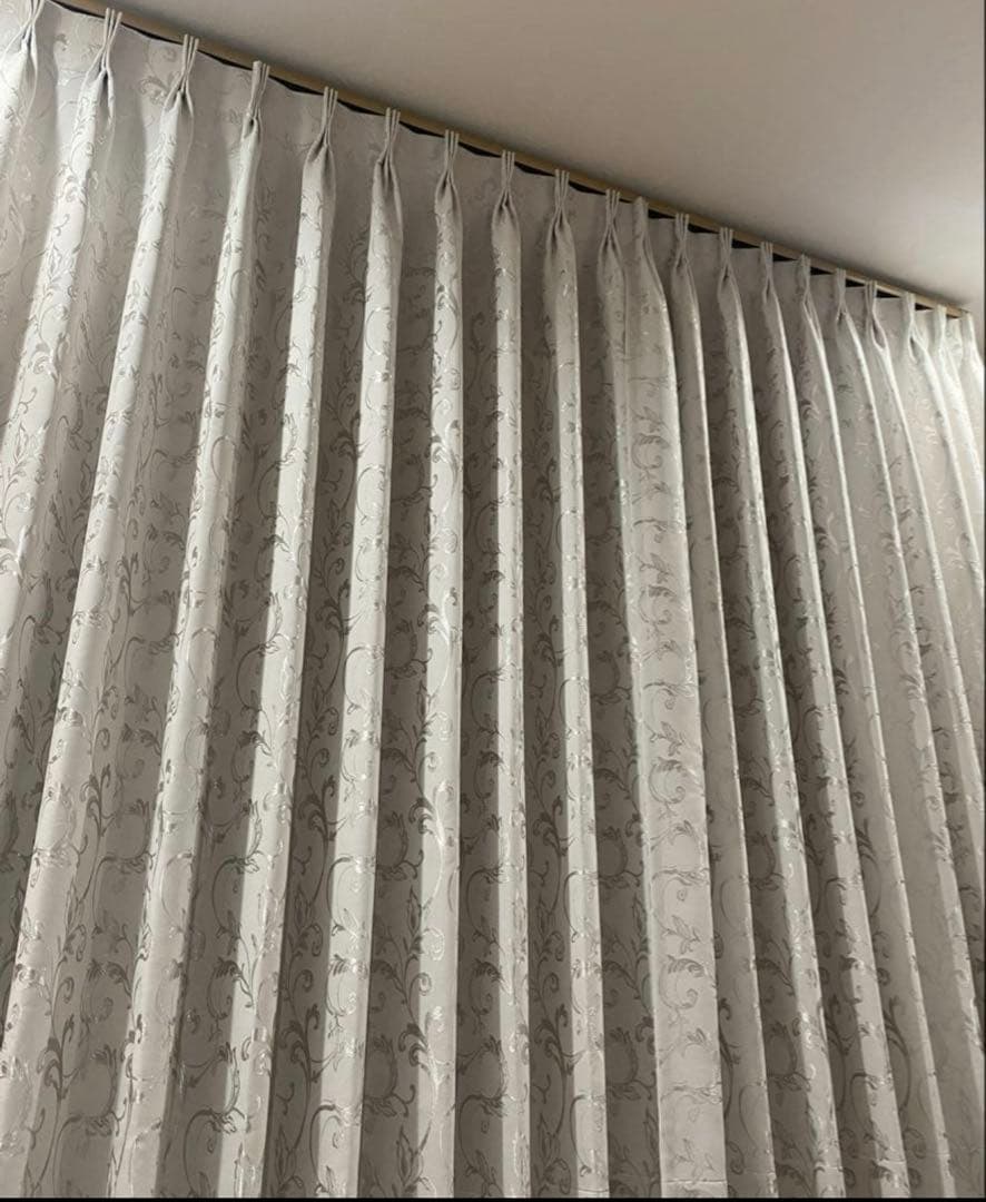 早い者勝ち リリカラ オーダーカーテン