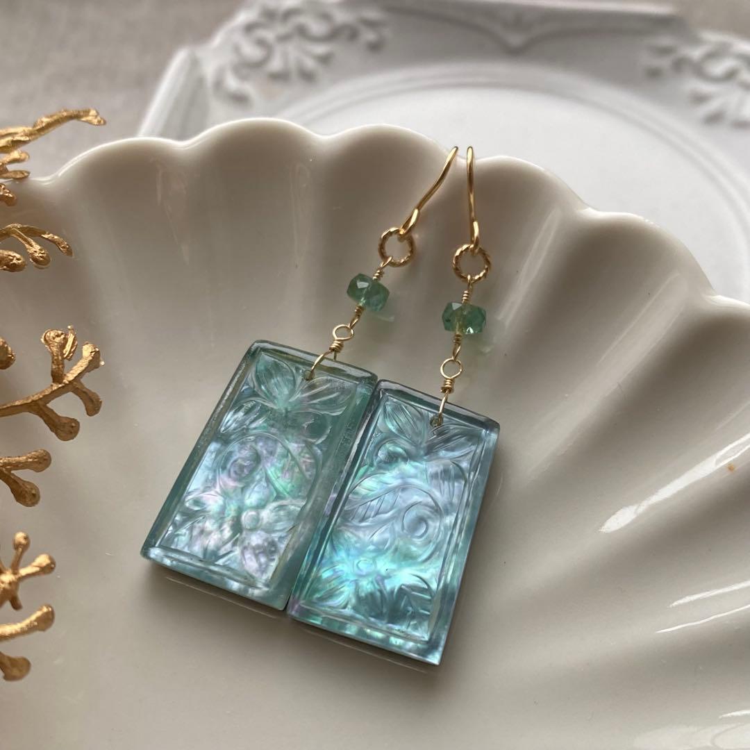 【専用です】マラカイトMOP水晶/レクタングルカービング14kgfピアスP221