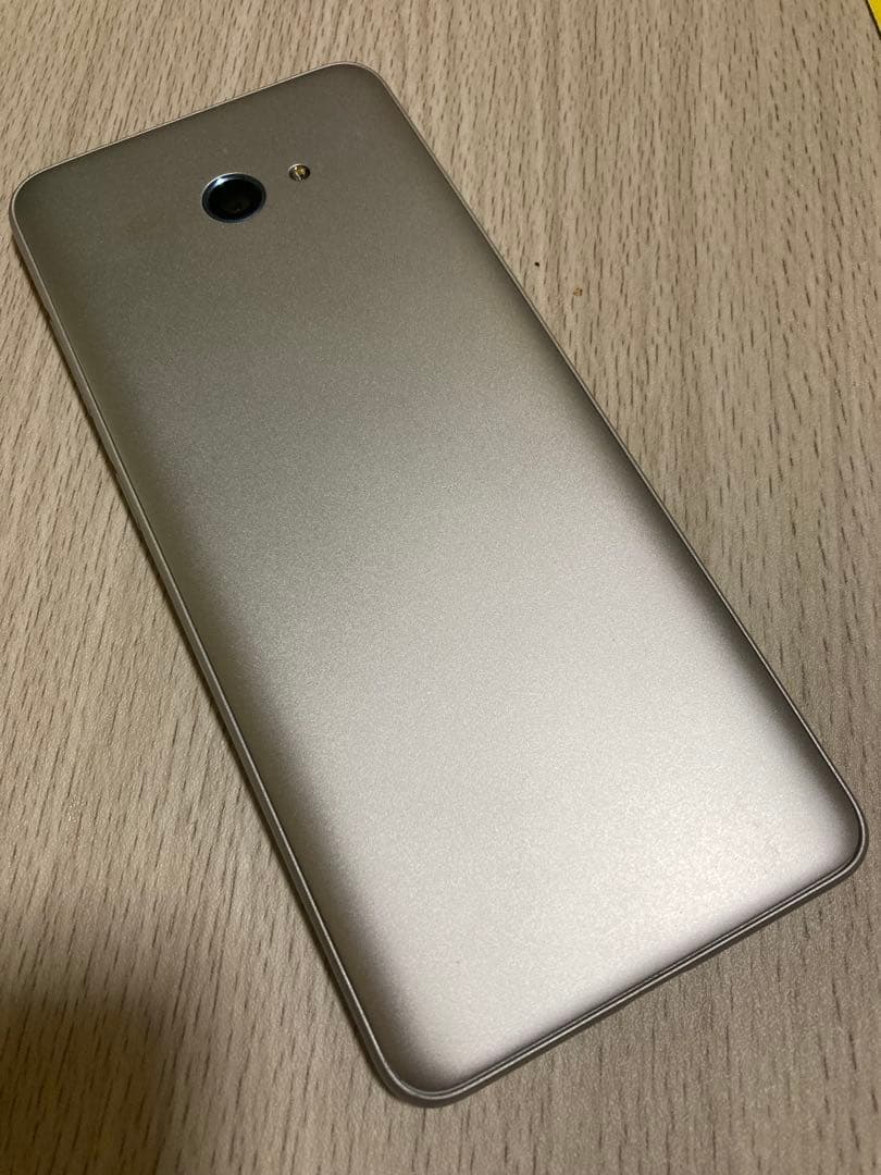 ホワイト シルバー スマートフォン本体A001KC未使用近状態保管Android