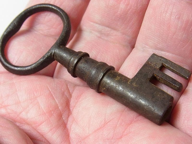 《p80》ヴィクトリア朝時代 英国 アンティーク “冠とVR”エンブレム南京錠