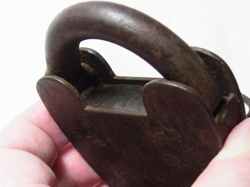 《p80》ヴィクトリア朝時代 英国 アンティーク “冠とVR”エンブレム南京錠