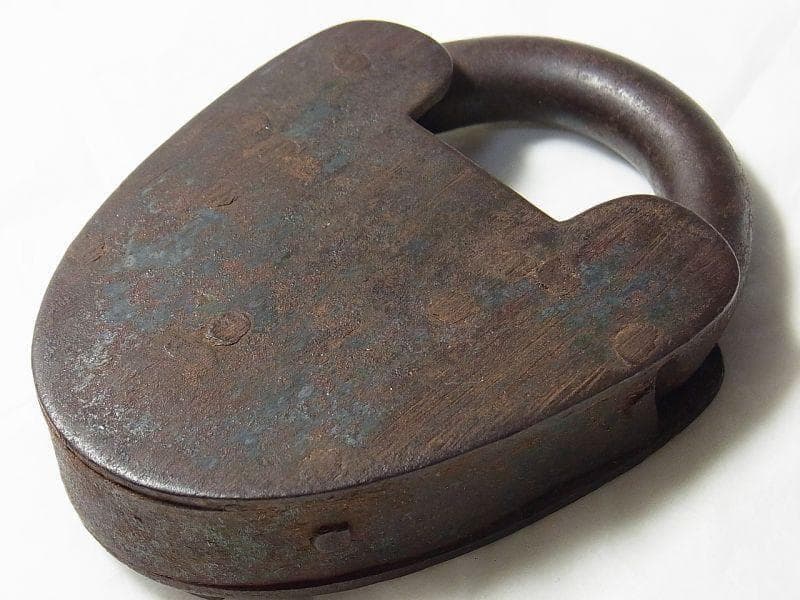 《p80》ヴィクトリア朝時代 英国 アンティーク “冠とVR”エンブレム南京錠