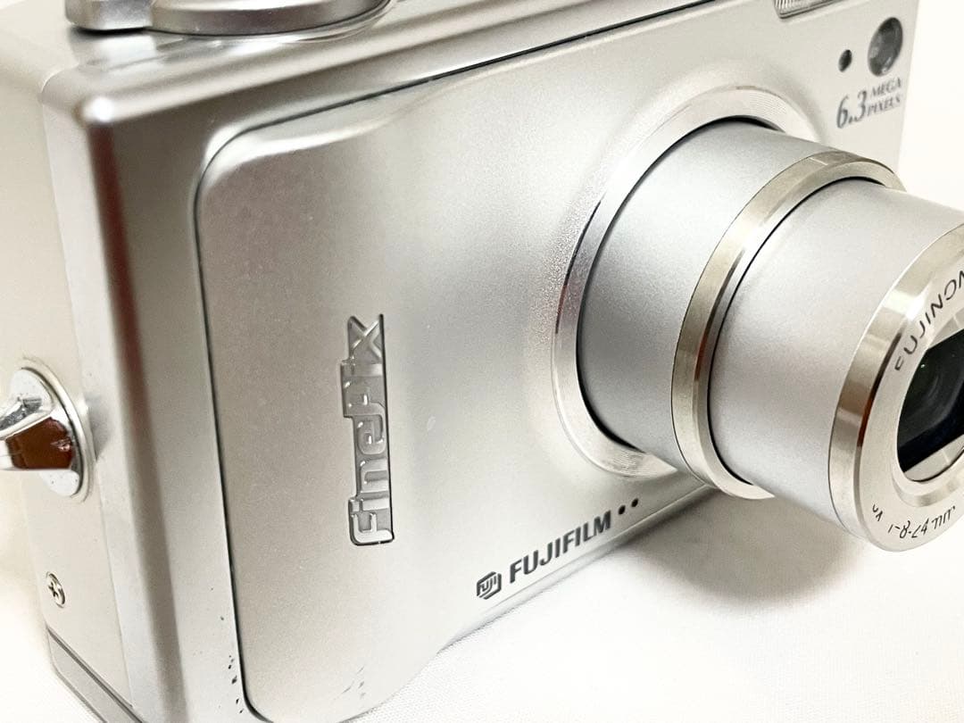 【美品・完動品】　FUJIFILM FinePix F10 シルバー　動作確認済
