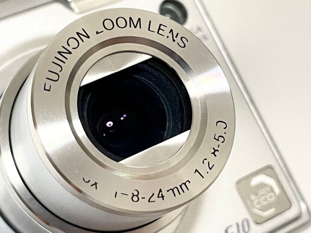 【美品・完動品】　FUJIFILM FinePix F10 シルバー　動作確認済