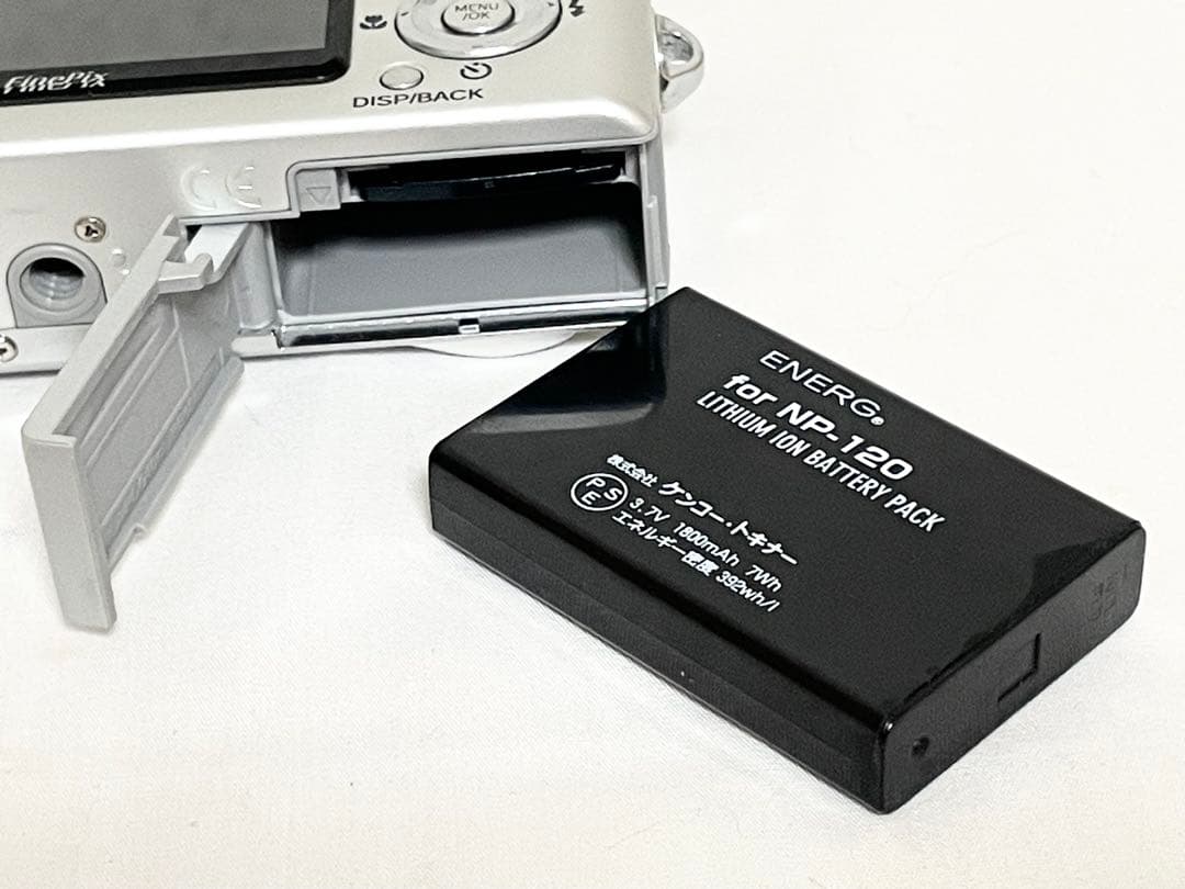 【美品・完動品】　FUJIFILM FinePix F10 シルバー　動作確認済