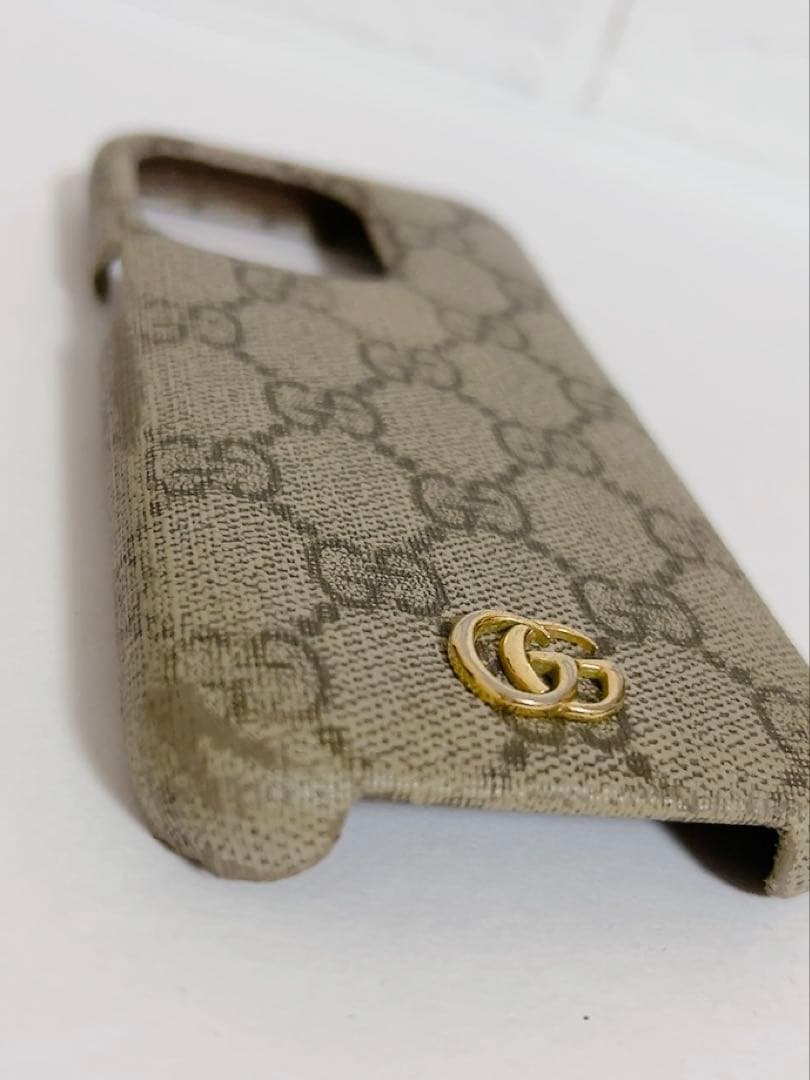 グッチ　GUCCI iPhoneケース　iPhone15Pro GGロゴ