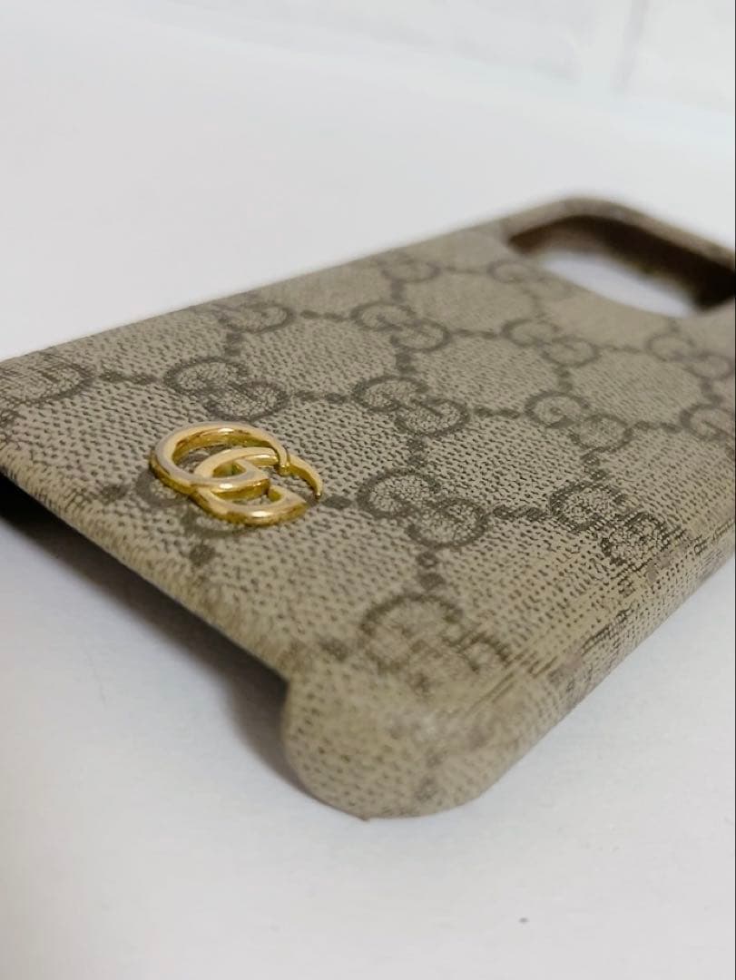 グッチ　GUCCI iPhoneケース　iPhone15Pro GGロゴ