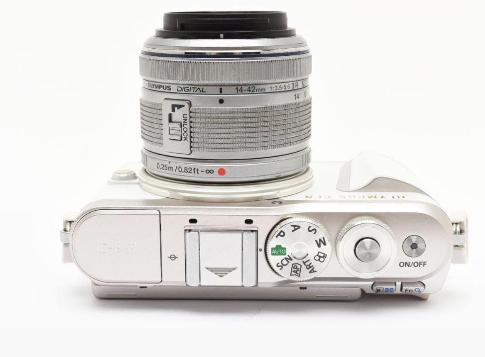 スマホ転送✨ OLYMPUS PEN E‑PL9 ホワイト ミラーレス 一眼レフ