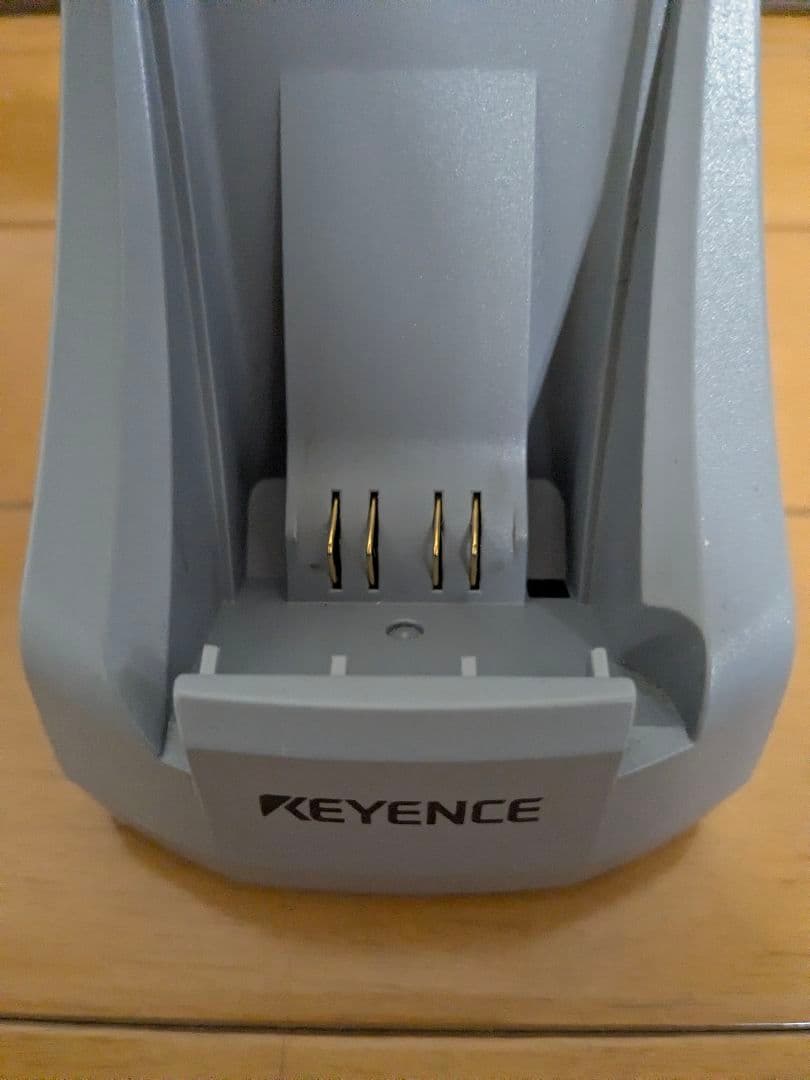 【美品】KEYENCE BT-UC10U 通信充電ユニット
