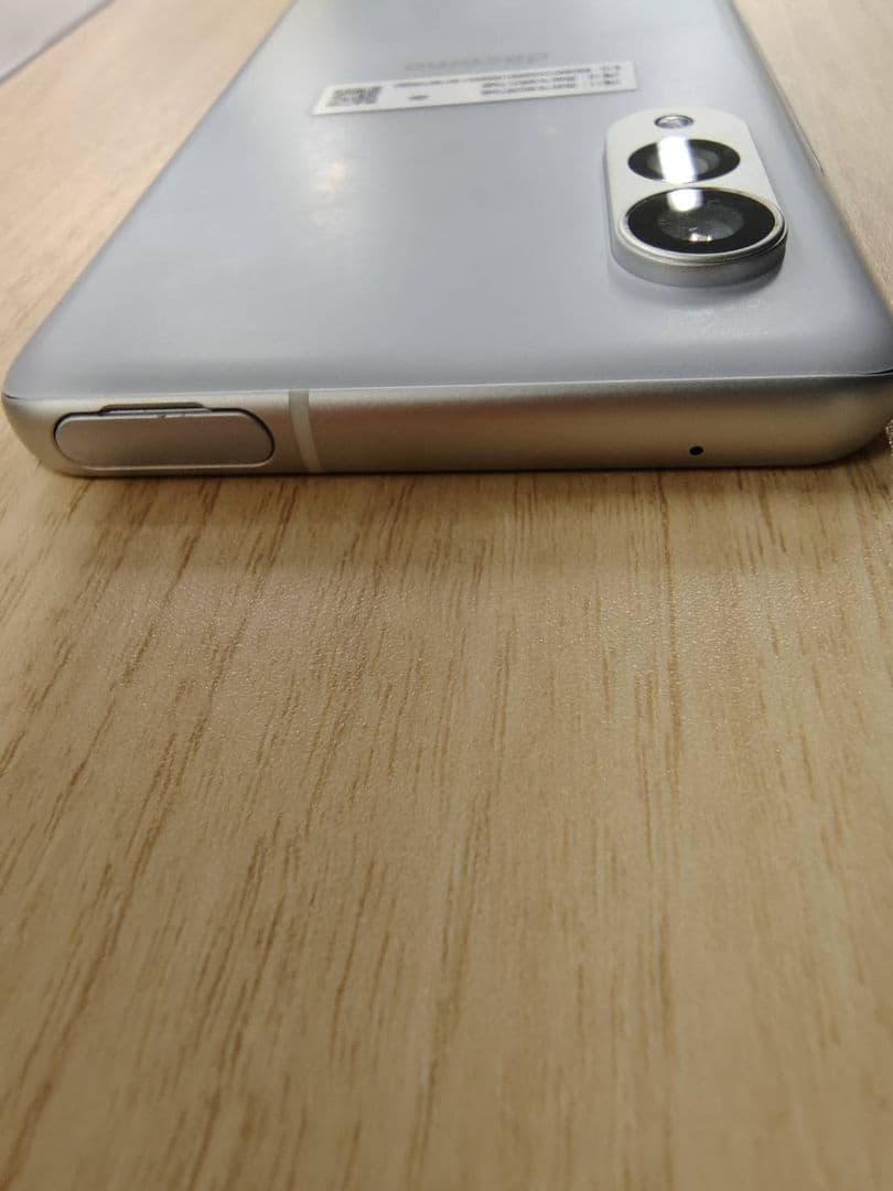 値下げ★arrows N 128GB フォグホワイト docomo SIMフリー