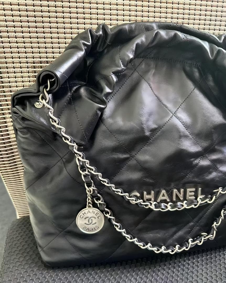 ノベルティ レザー ショルダーバッグ シルバー 金具 40cm