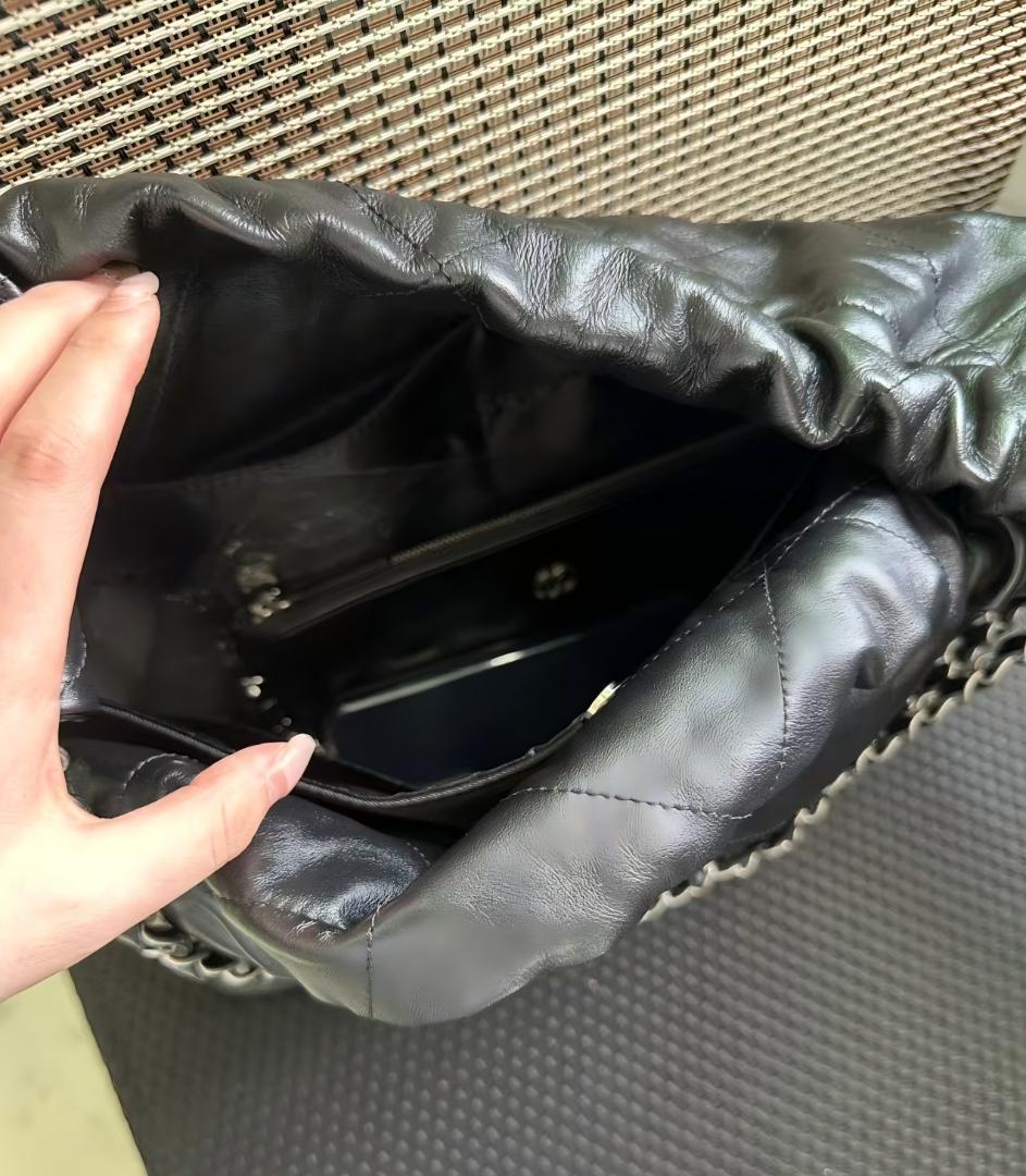 ノベルティ レザー ショルダーバッグ シルバー 金具 40cm