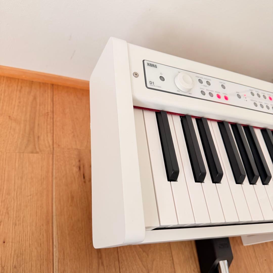 美品 KORG D1 88鍵盤 電子ピアノ 白 ホワイト コルグ キーボード