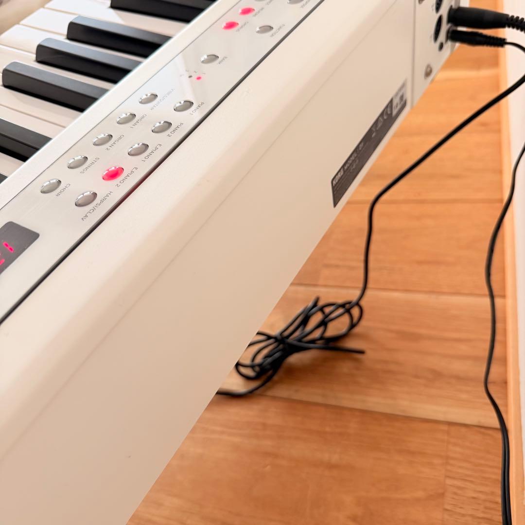 美品 KORG D1 88鍵盤 電子ピアノ 白 ホワイト コルグ キーボード