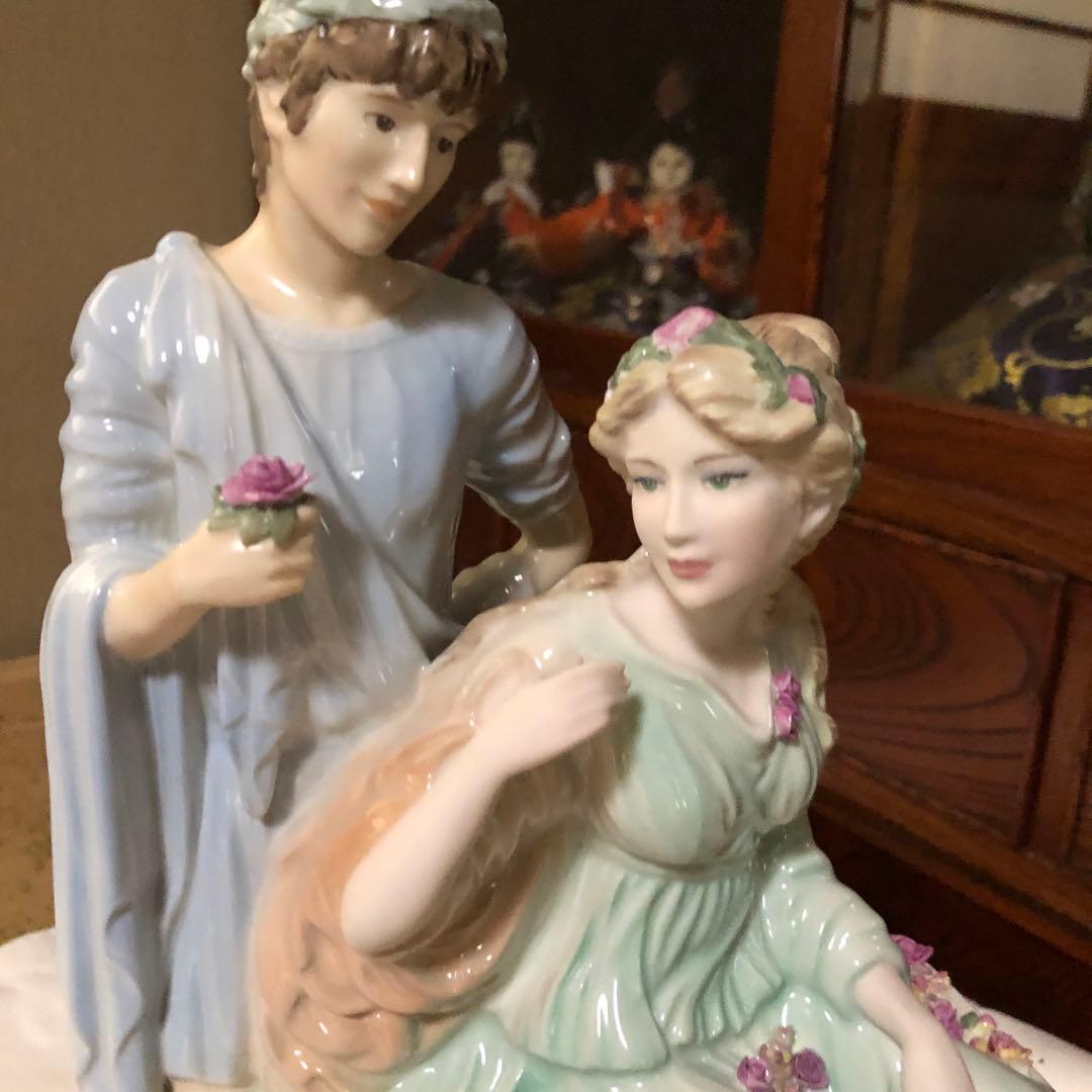 　置き物　陶器　『崇拝』