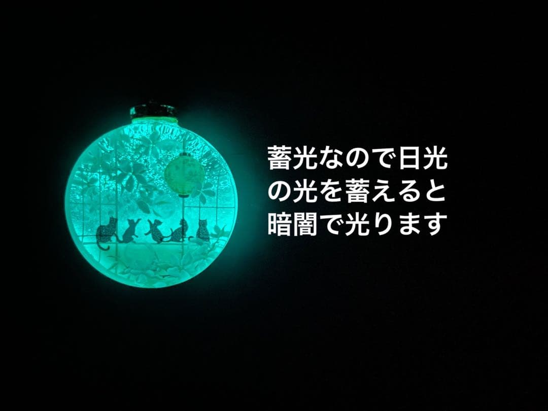 展示用/レジン/初春　窓辺の子猫達　桃の花　蓄光　オルゴナイトネックレス