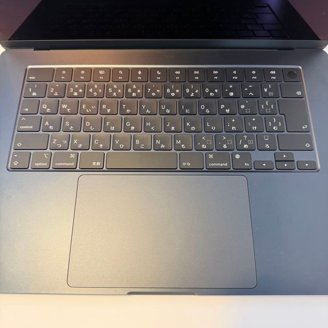 【美品】MacBook Air M2 15インチ 容量256GB メモリ8GB