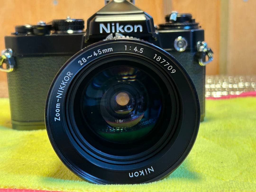 Nikon 一眼レフカメラFE 28-70mm1:45ズームレンズ