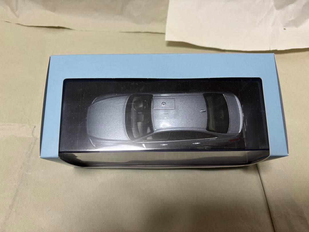 旧型クラウンRS　ミニカー　プレシャスガレナ　ケース付き未開封