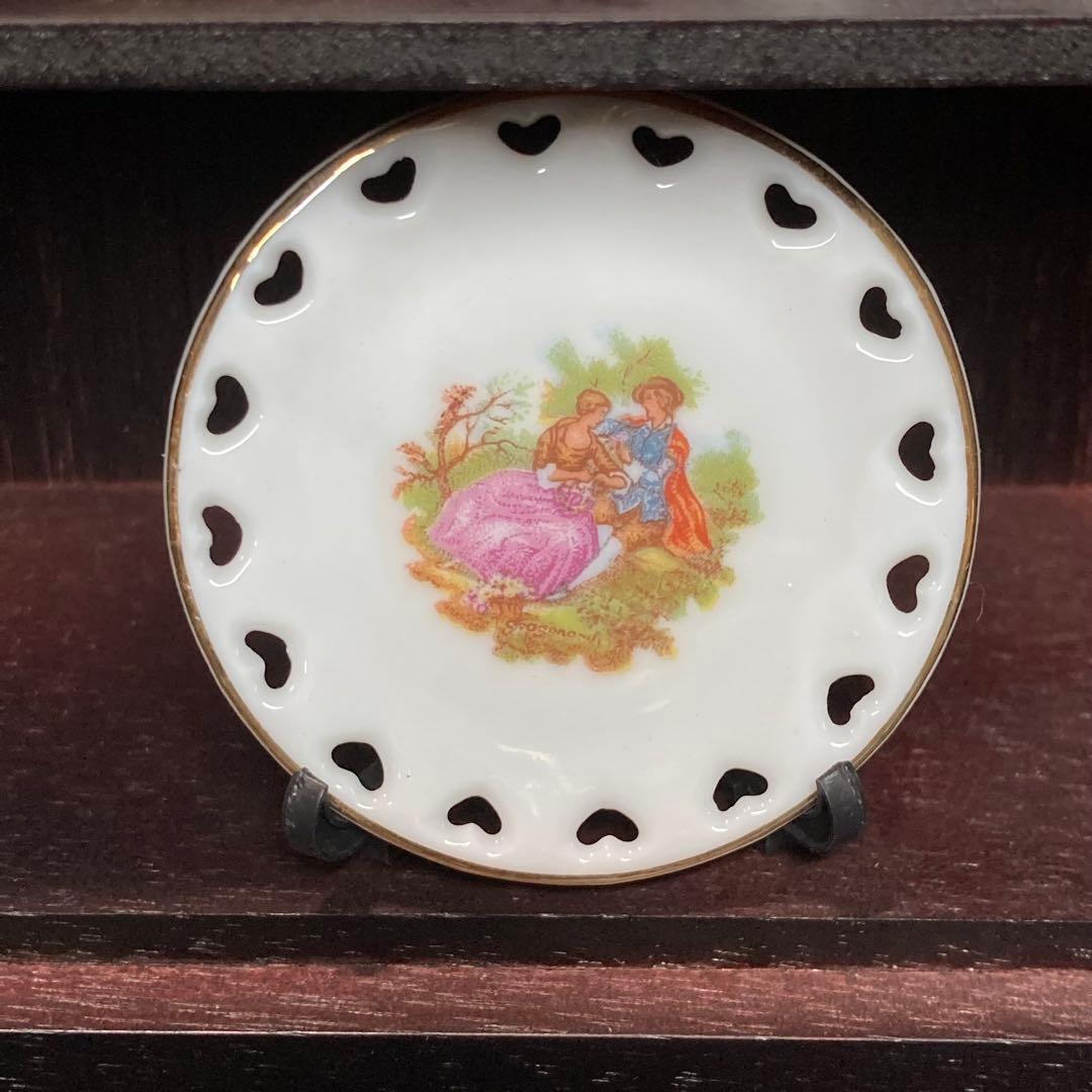 レトロ《ミニチュアフィギュリン》 壁掛けインテリア 木製ボックス