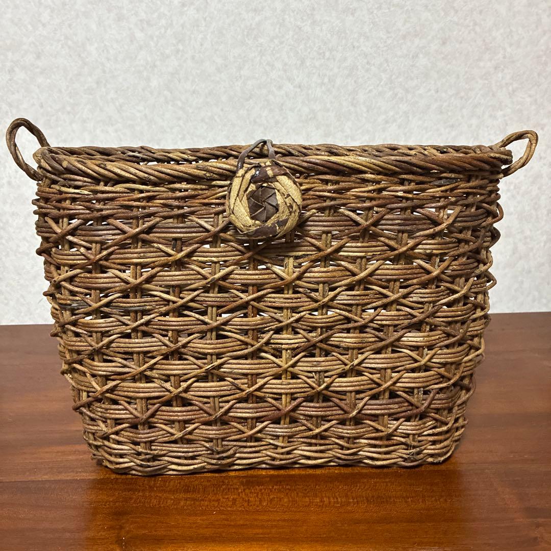 国産　アケビ　カゴバッグ