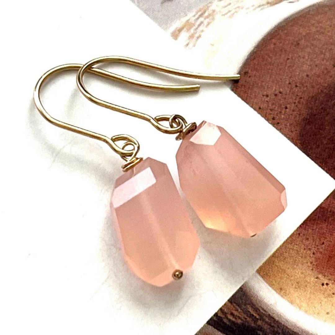 M☺︎ 1点作品☆ ペアシェイプ型ブルーオパールピアス