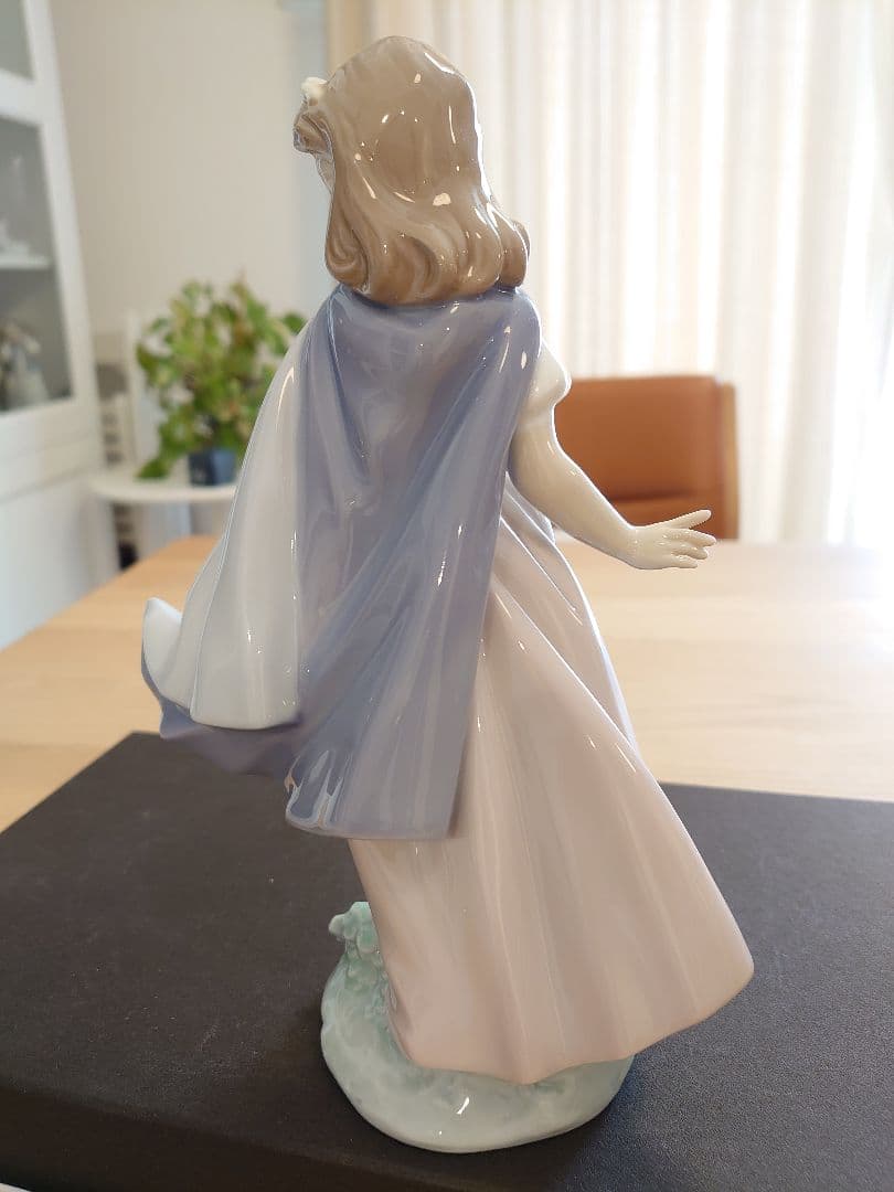 【極美品 絶版】LLADRO リヤドロ No.6036『ヤングプリンセス』