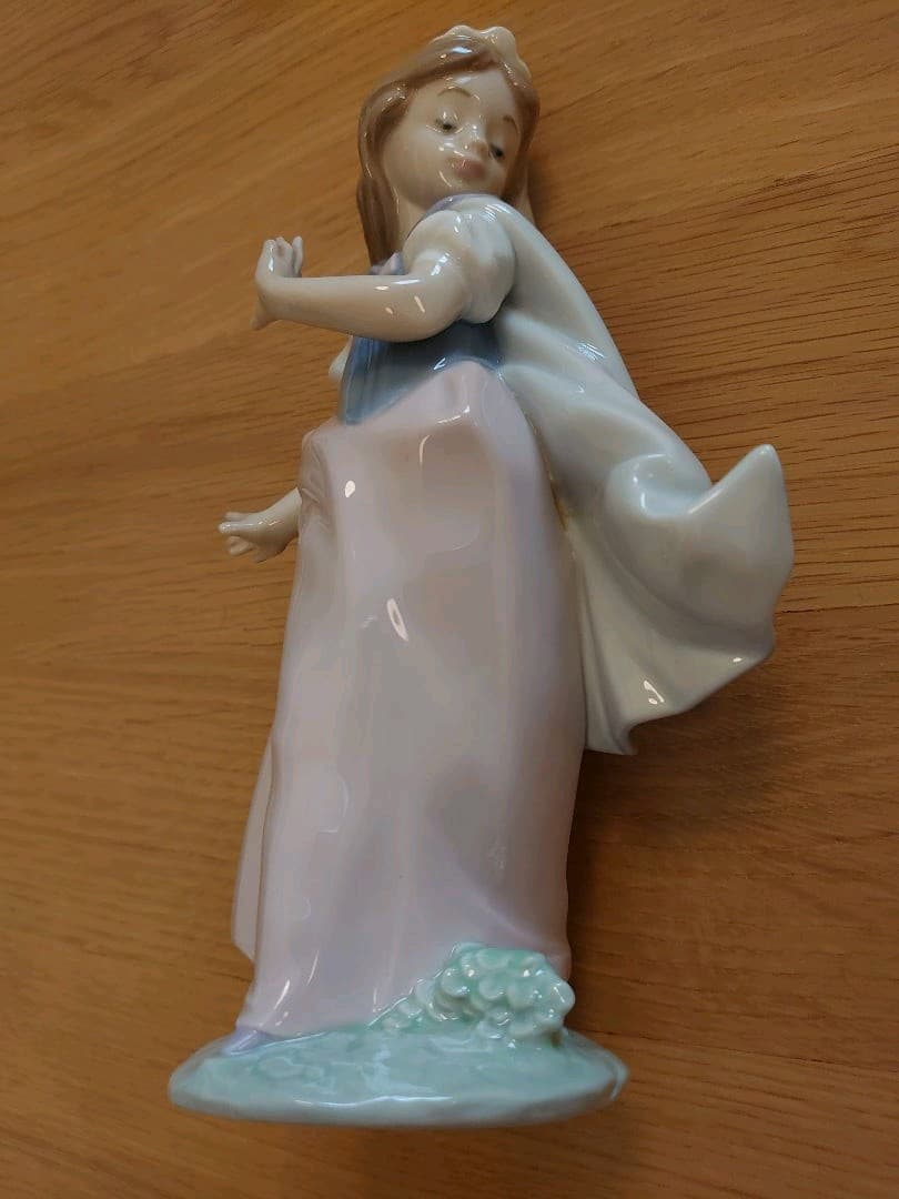 【極美品 絶版】LLADRO リヤドロ No.6036『ヤングプリンセス』