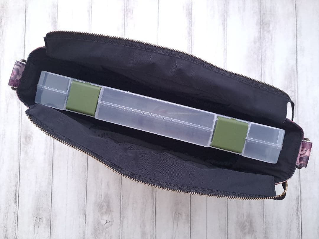 セール！！　リバティ　ストロベリーシーフ　グリーン　通勤バッグ　共布ショルダー紐