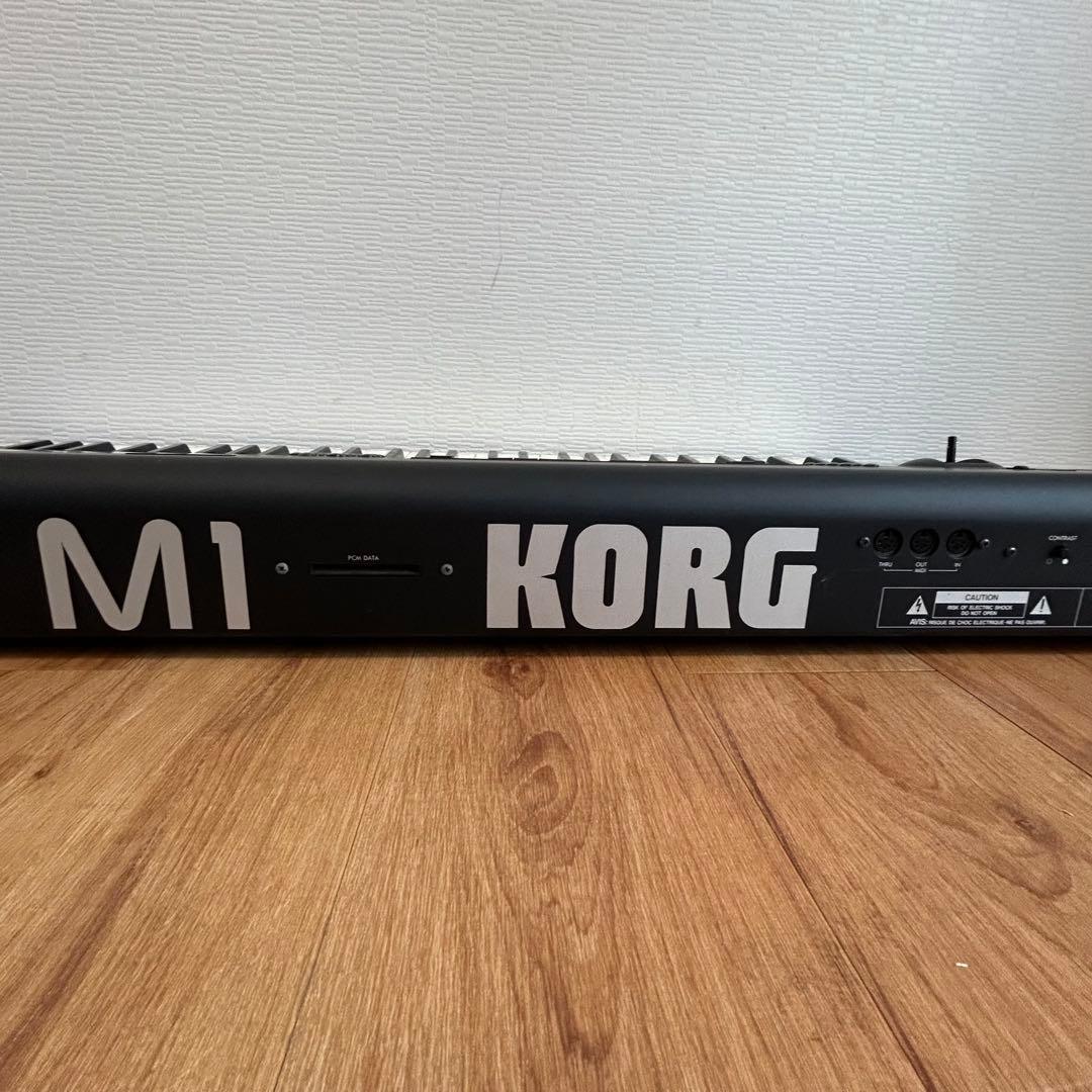 KORG M1 シンセサイザー