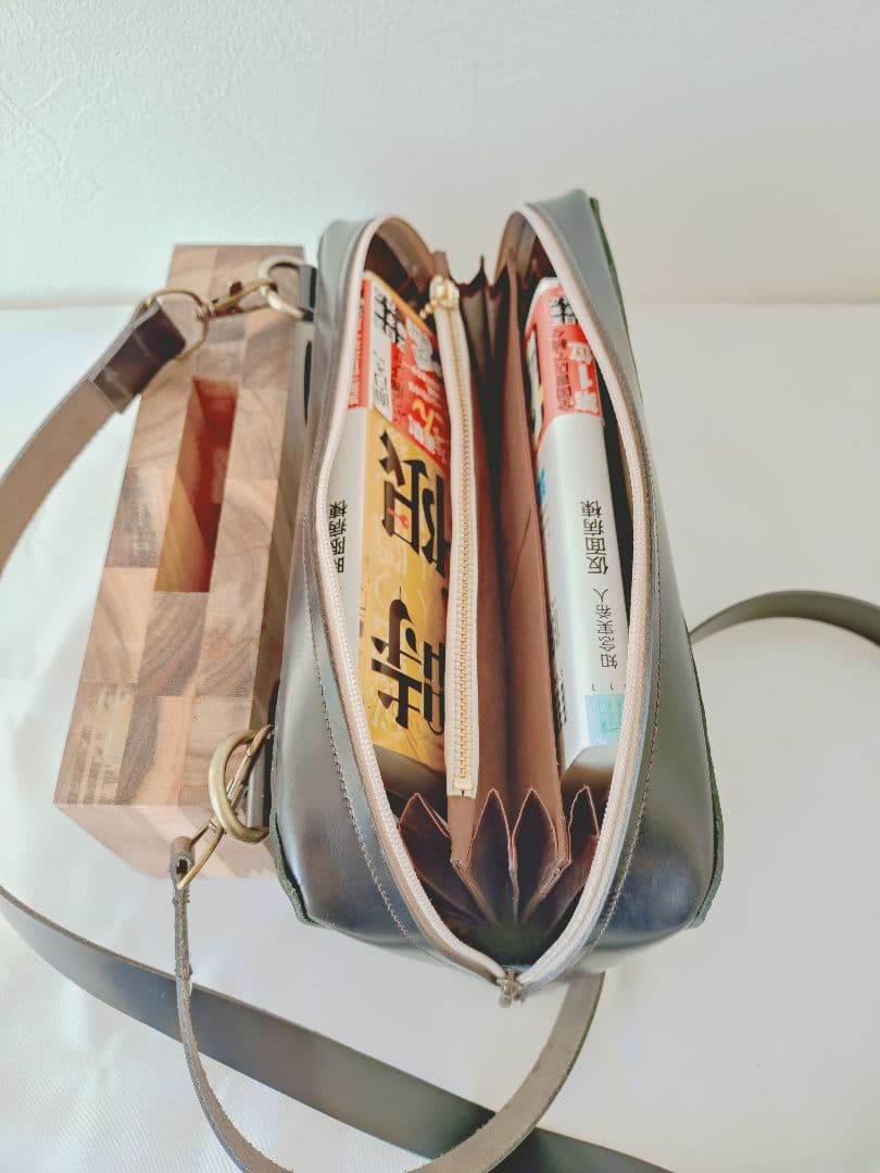 【一点もの】レザーウォレットショルダーバッグ【名入れ無料、本革、サブバッグ】