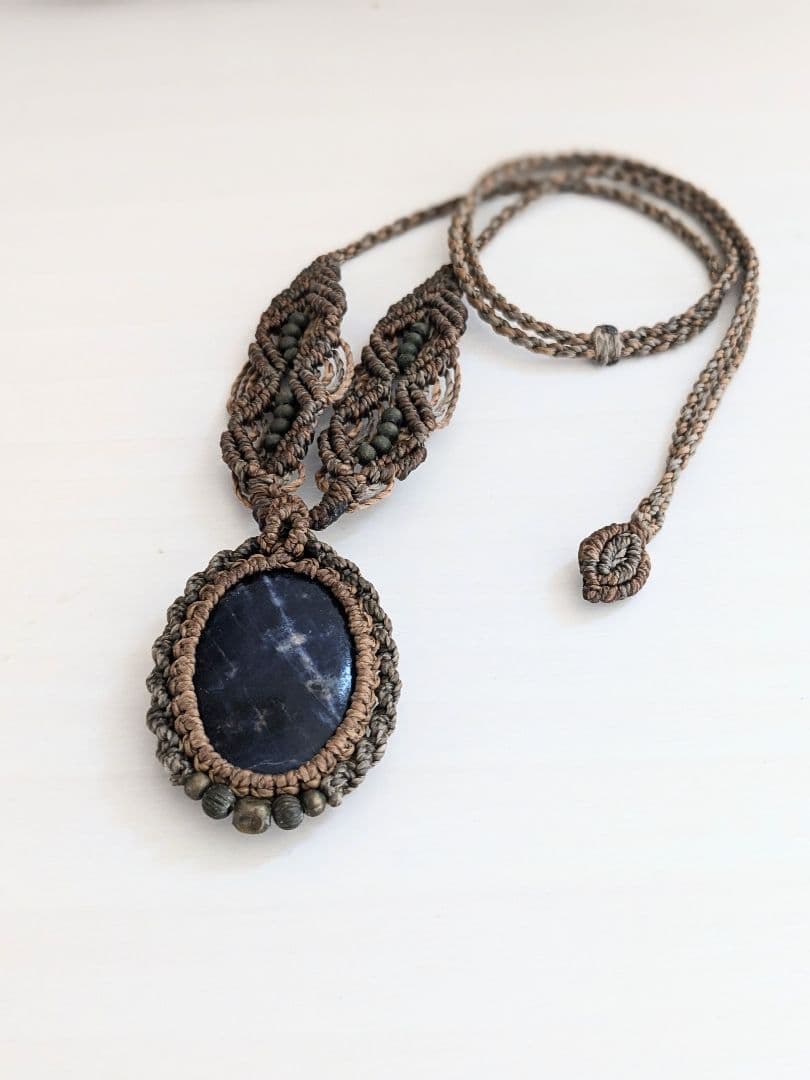 ソーダライト　マクラメ編み　ネックレス