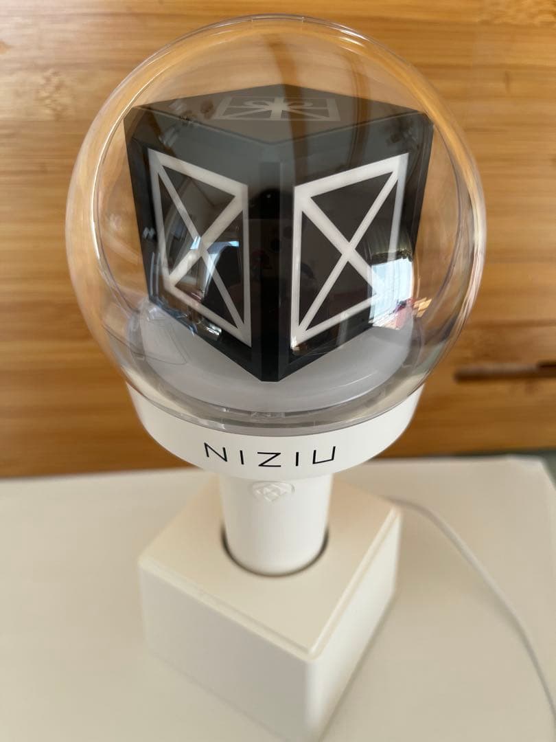 NiziU 公式ペンライト 美品 1回使用 京セラドーム購入 点灯確認済 即発送