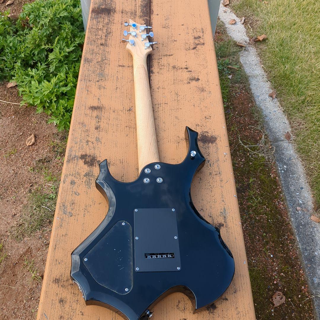 サンバースト エレキギター クールなデザイン　ノンブランド