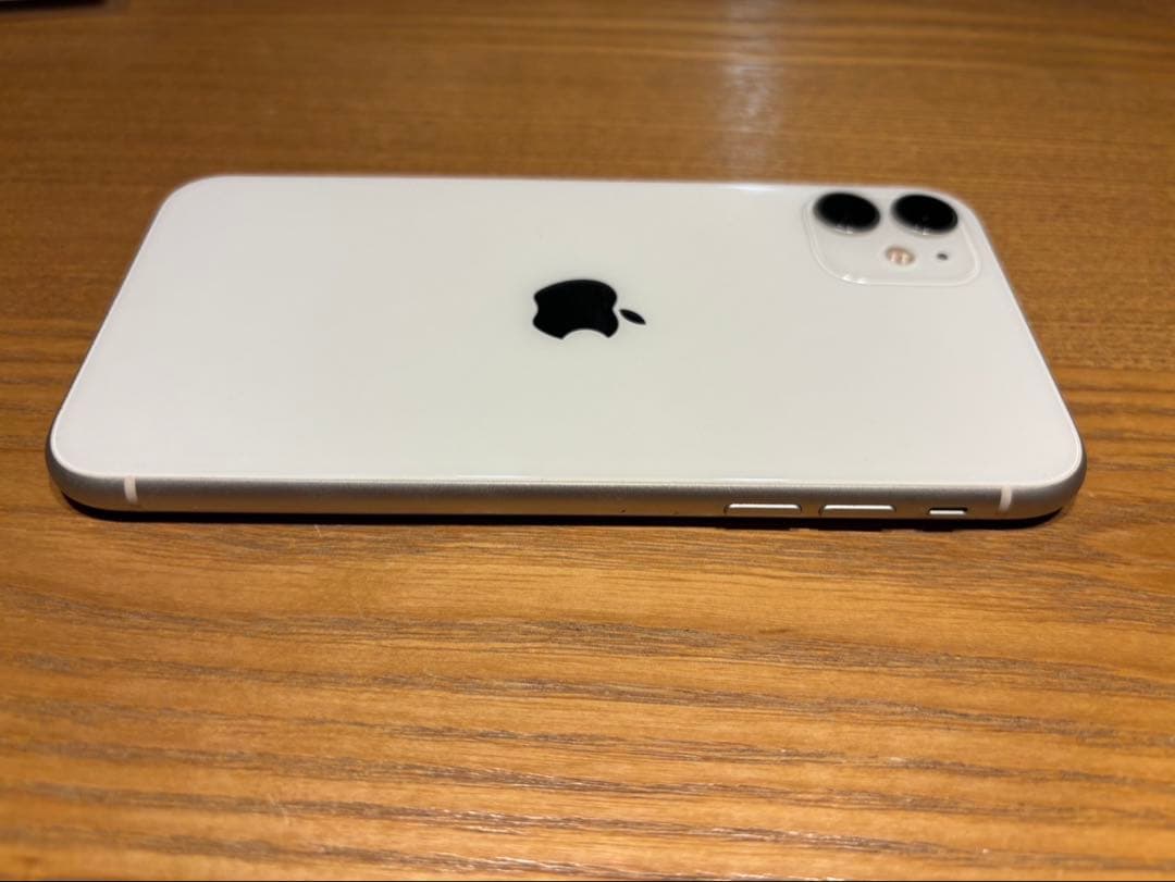 iPhone 11 ホワイト本体　128GB ジャンク