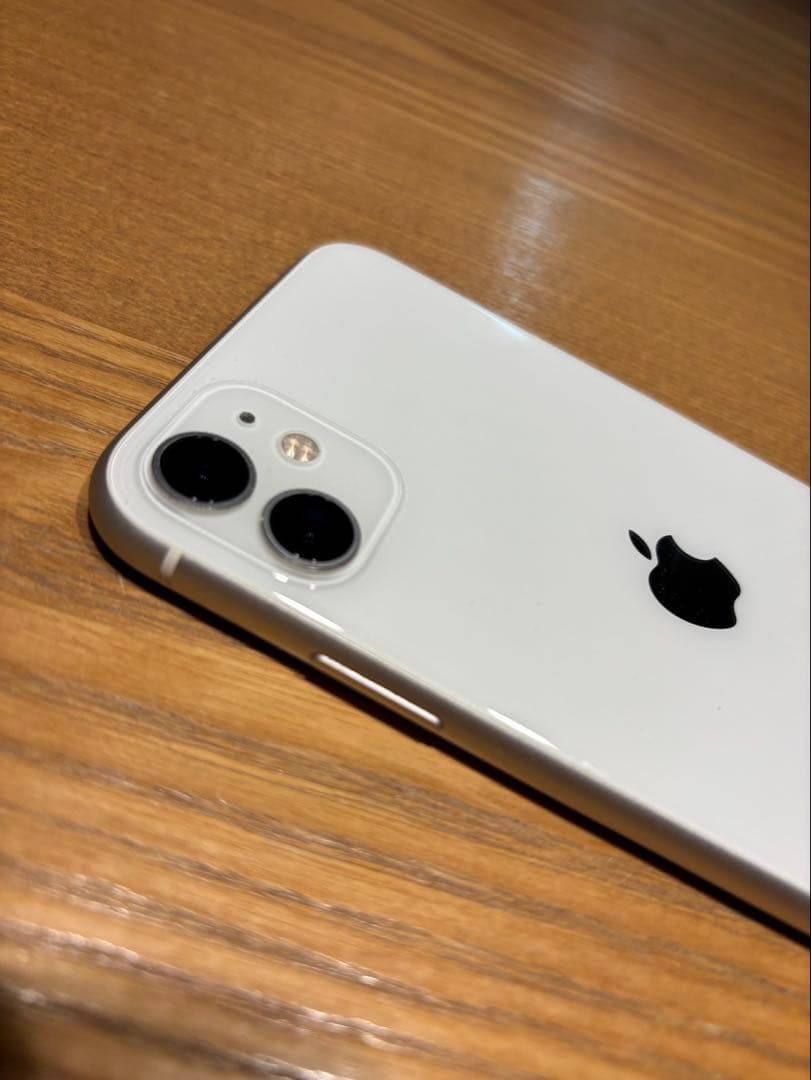 iPhone 11 ホワイト本体　128GB ジャンク