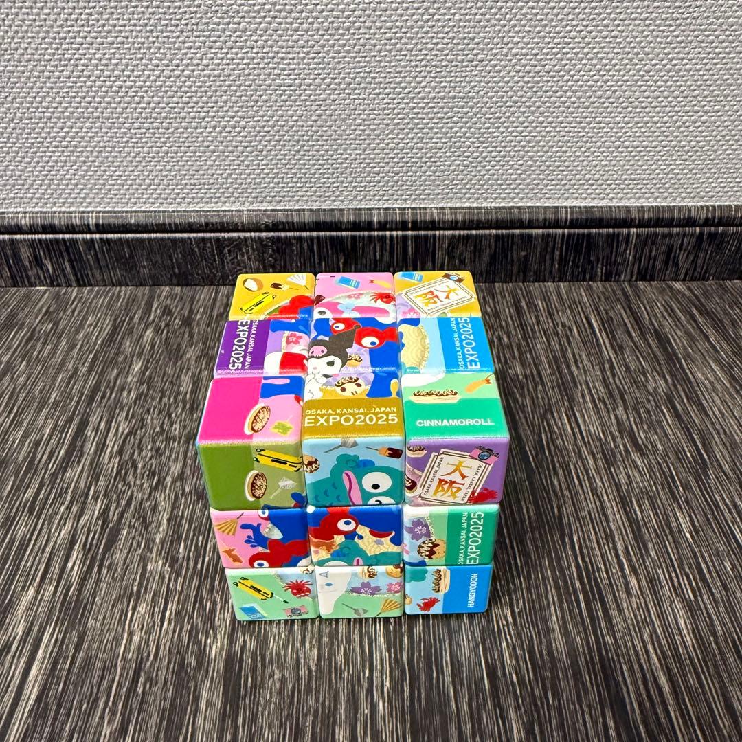 ミャクミャク　サンリオ　ルービックキューブ