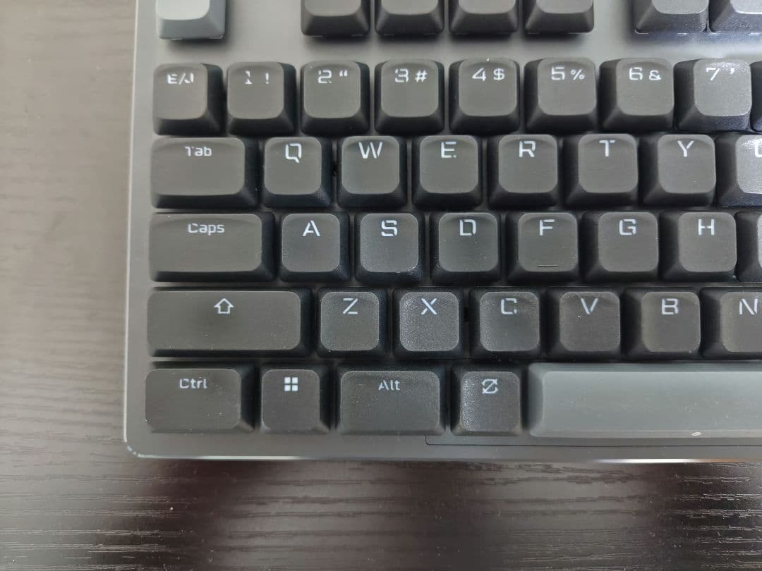 ELECOM VK720AL ロープロファイル　ゲーミングキーボード