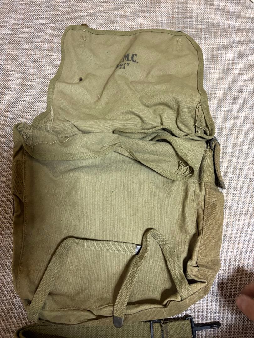 オリーブドラブ ショルダーバッグ 中型