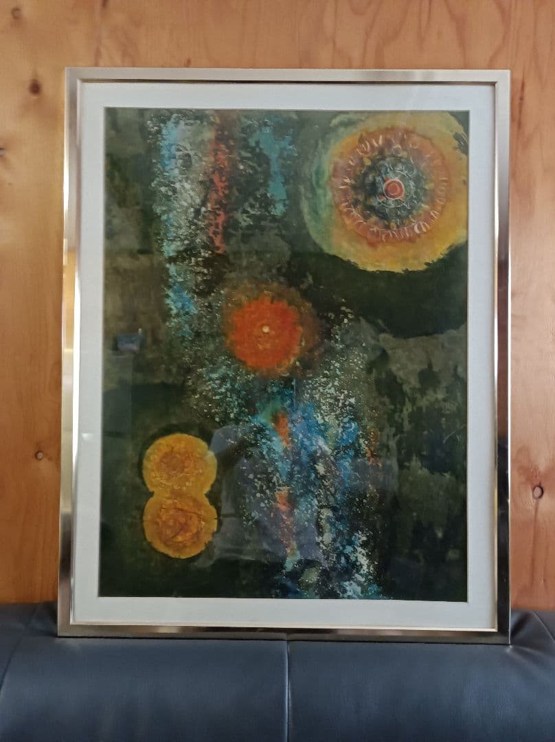 花模様の抽象的な絵画、大、中、小の花柄が織り成す華やかさの絵画