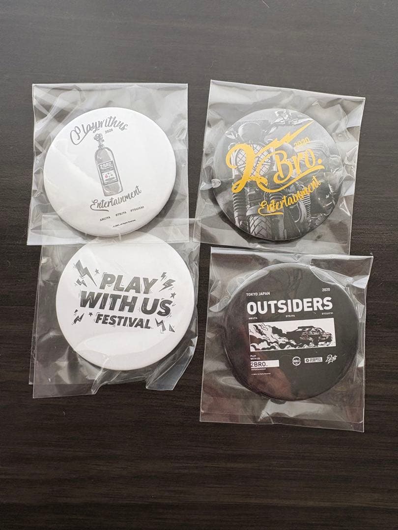 2BRO. ローソンコラボ　アクリルスタンド・缶バッジセット