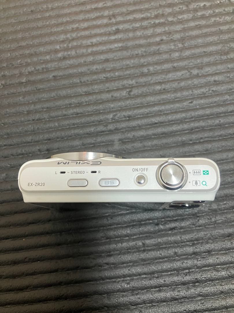CASIO デジタルカメラ EXILIM EX-ZR20 ホワイト　※訳あり