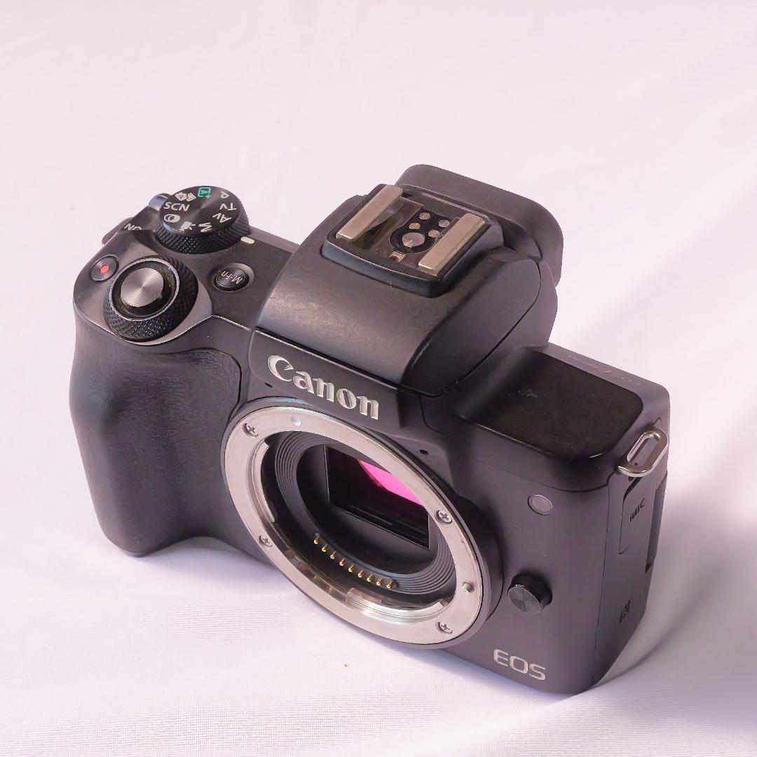 Canon EOS Kiss M ミラーレスカメラ