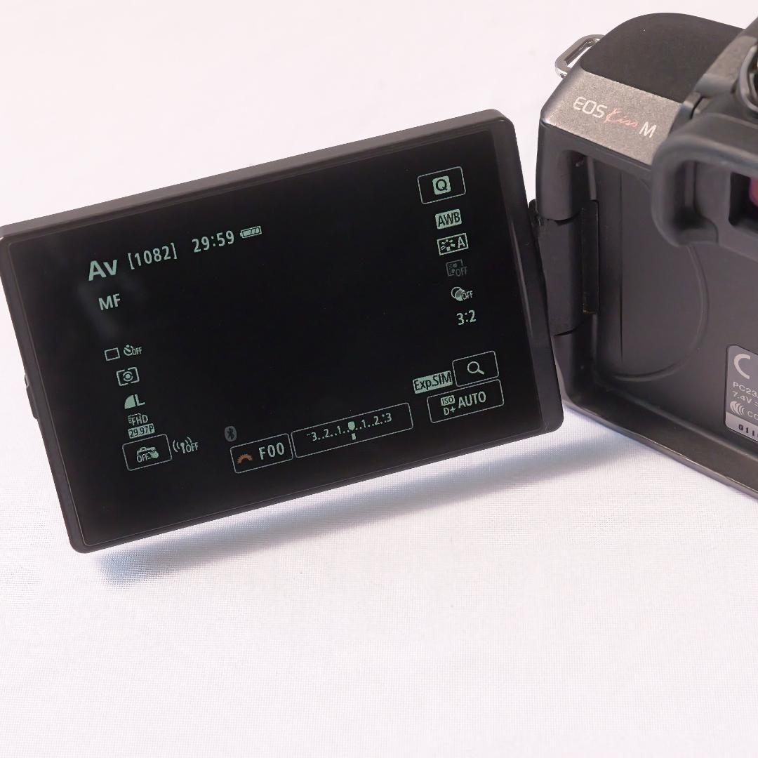 Canon EOS Kiss M ミラーレスカメラ