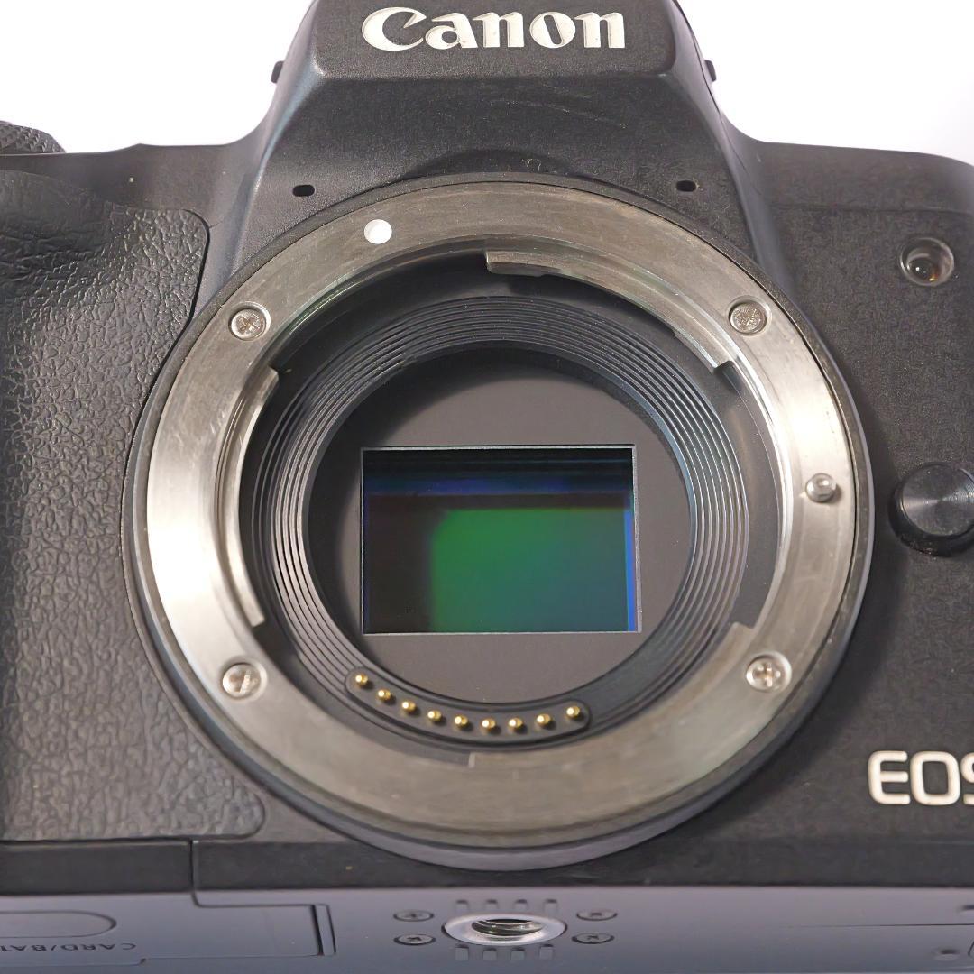 Canon EOS Kiss M ミラーレスカメラ